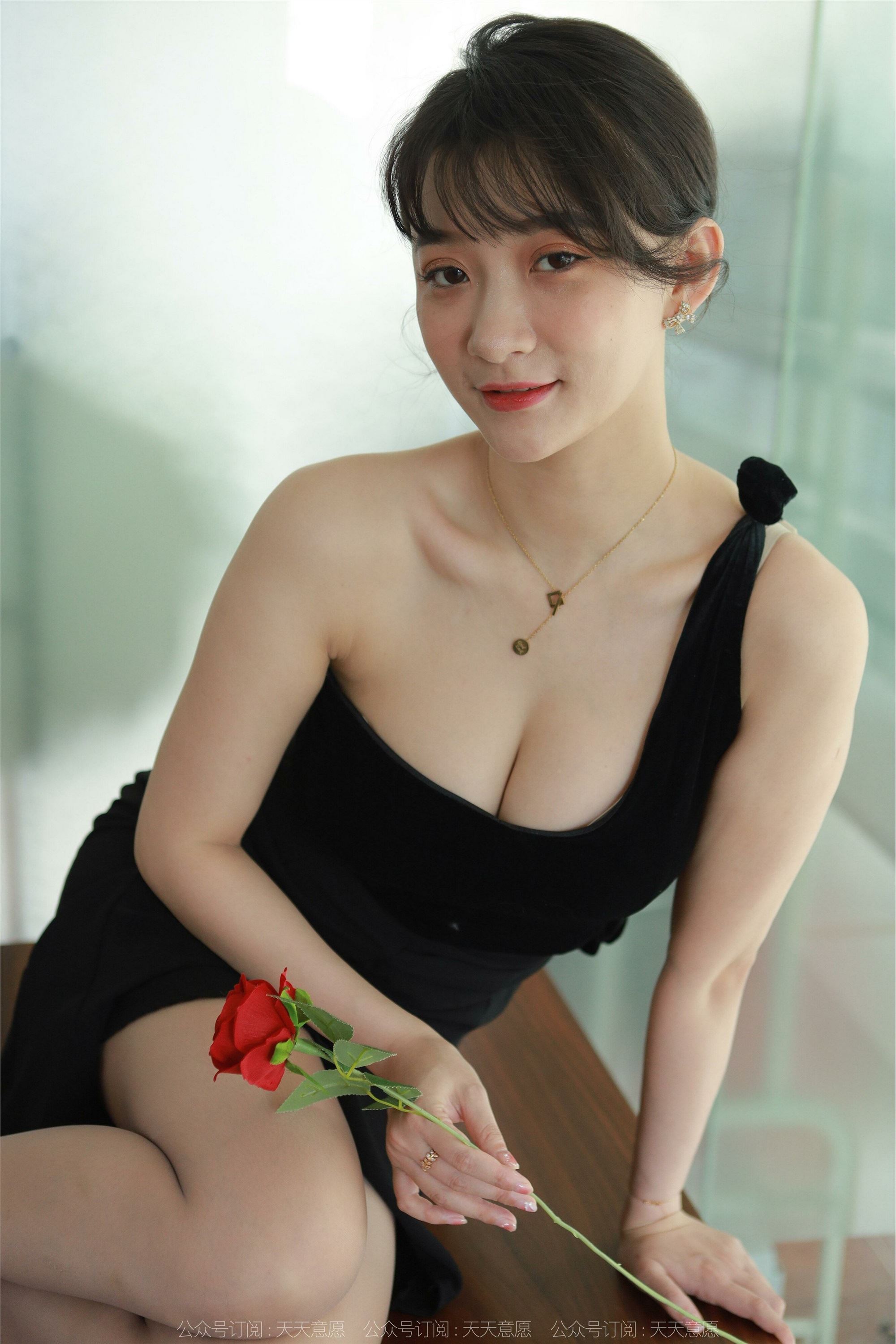 IESS异思趣向  2022.08.10 丝享家 1173：秋秋《姓感红玫瑰》